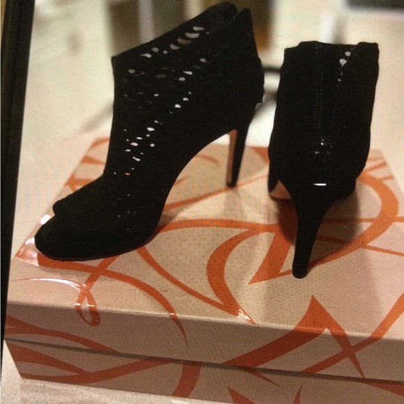 VIA SPIGA BLACK SUEDE BOOTIES - Picture 3 of 9